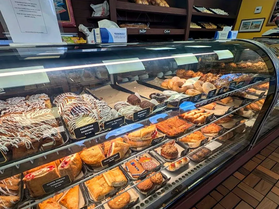 La Segunda pastry case